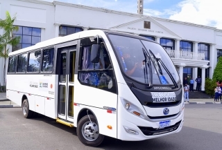 Micro-ônibus doado